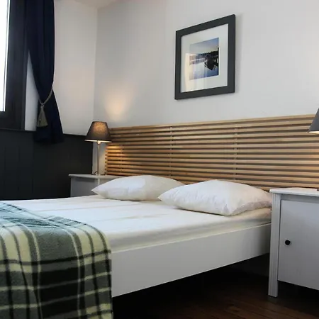 شقة Roche Blanche - Location: Duplex Pour 8 Personnes Au Dernier Etage, Centre Station Mae-9013