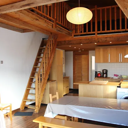 Apartment Roche Blanche - Location: Duplex Pour 8 Personnes Au Dernier Etage, Centre Station Mae-9013 *